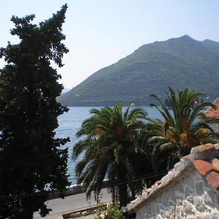 Holiday Home Stone House Perast Buitenkant foto
