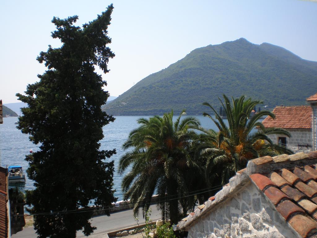 Holiday Home Stone House Perast Buitenkant foto